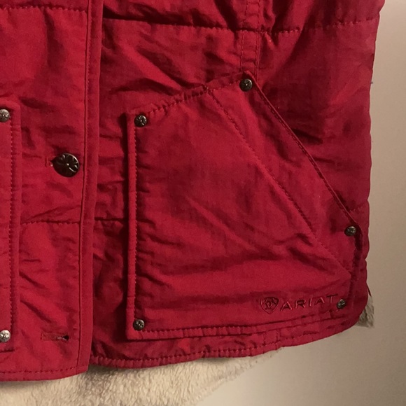 Medium Ariat red nylon vest - Picture 4 of 4